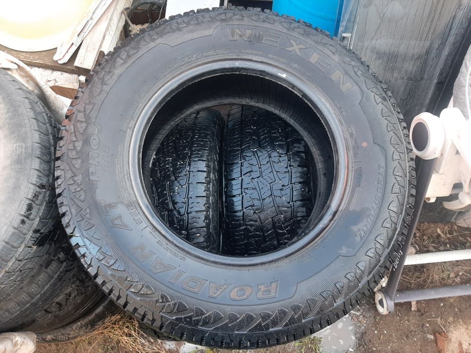 Продам комплект шин все сезонные в хорошем состоянии R 17, 265/70.