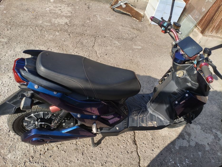 Продается скутер RedLine 2000
