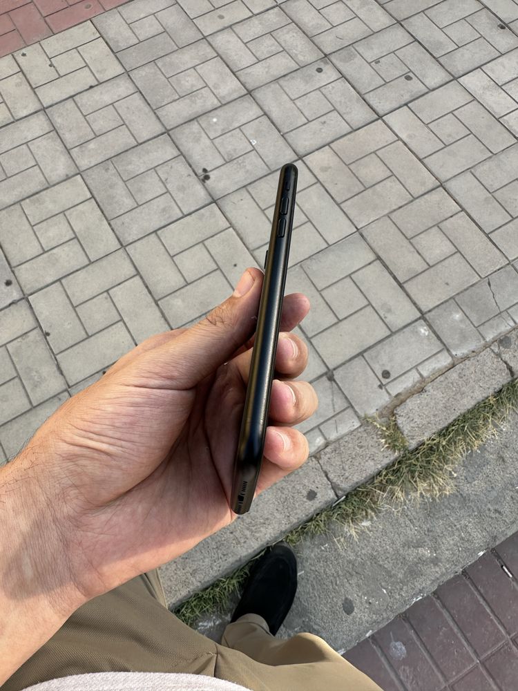 iPhone Xr 128 Gb holati ideal