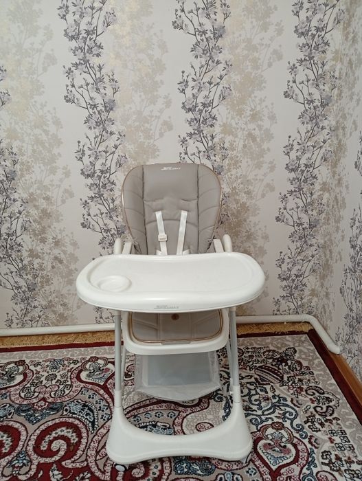 Bolalar ovqat stoli juda yaxshi narsa Holati zor