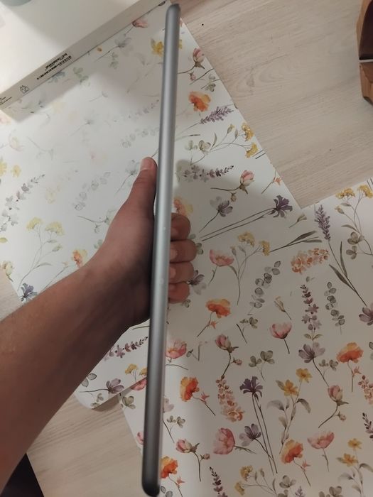 iPad Air Model Number-ME8998LL/A