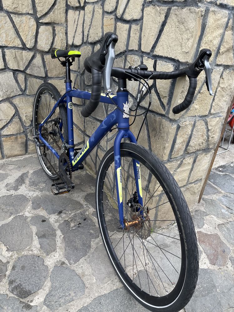 Bicicleta Cursiera Voodoo frane pe disc roti 28”