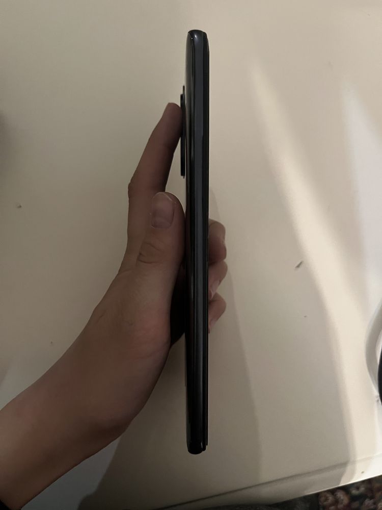 Poco f3 256/8гб отличное состоянии все оригинал подарок 2 чехла