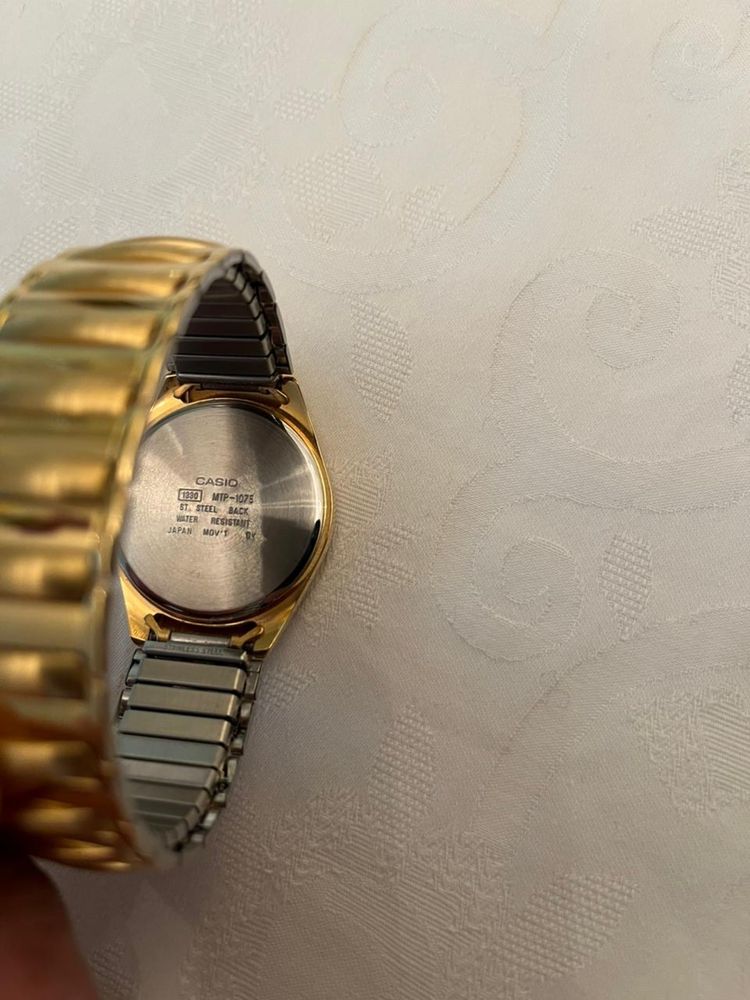 Продам часы casio