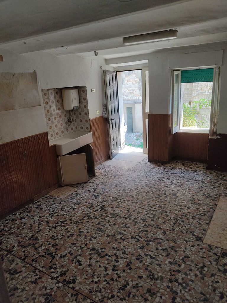 Продава се Къща в Банкя - 59 кв.м за 167 €/кв.м - Снимка #4
