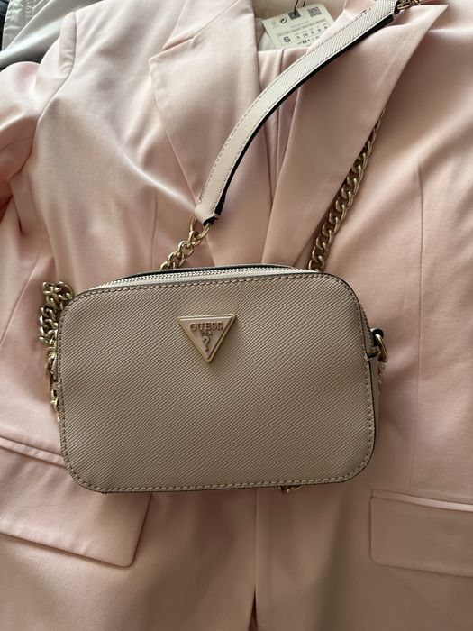 Дамска чанта Guess