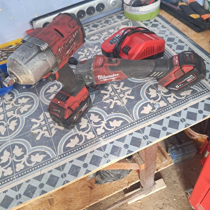 Bormasina cu impact milwaukee m18fhiwf12