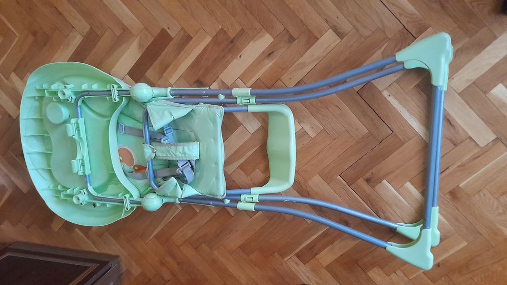 Детско сгъваемо столче за хранене.