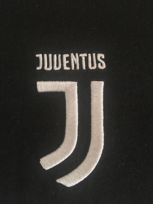 Оргинална фанелка Adidas и Ювентус, Размер М, Нова, Рядка