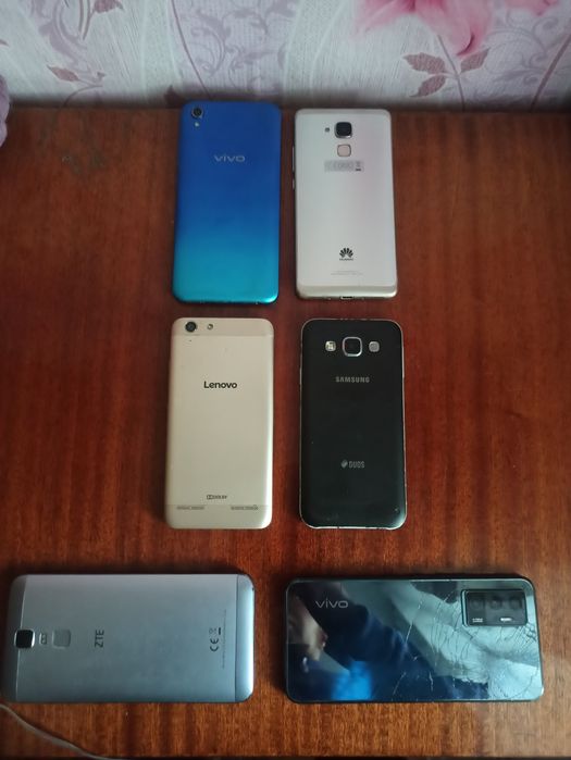 Продам телефоны уточняйте в лс