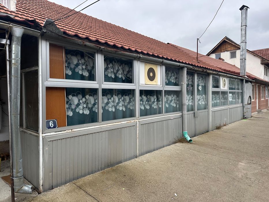 Închiriez spațiu comercial