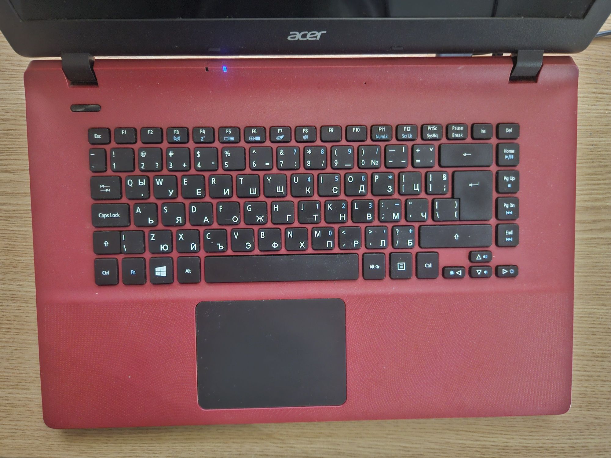Acer ES1-520 лаптоп