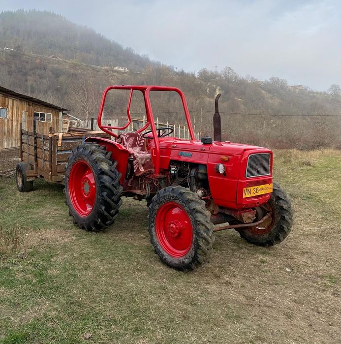 Remorcă și tractor