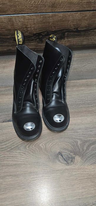 Dr Martens Maine 1490 10 hole exposed metal cap toe boots