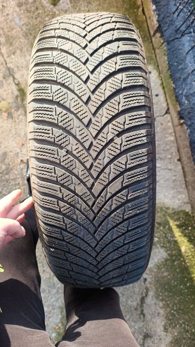 Vand 2 anvelope de iarna firestone 215/65/R16