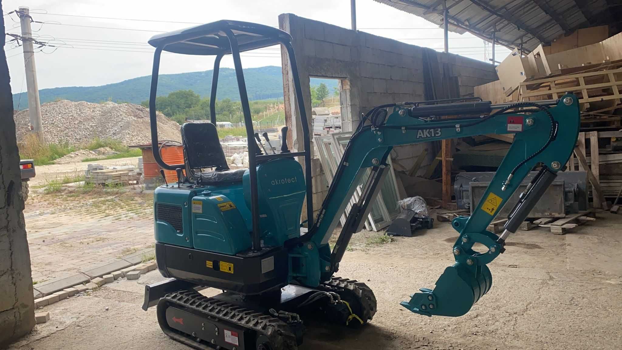 Miniexcavator Nou AK13 Exclusiv -1,5T- Import GERMANIA