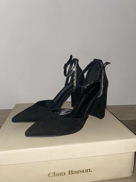 Pantofi cu toc eleganti cu pietricele