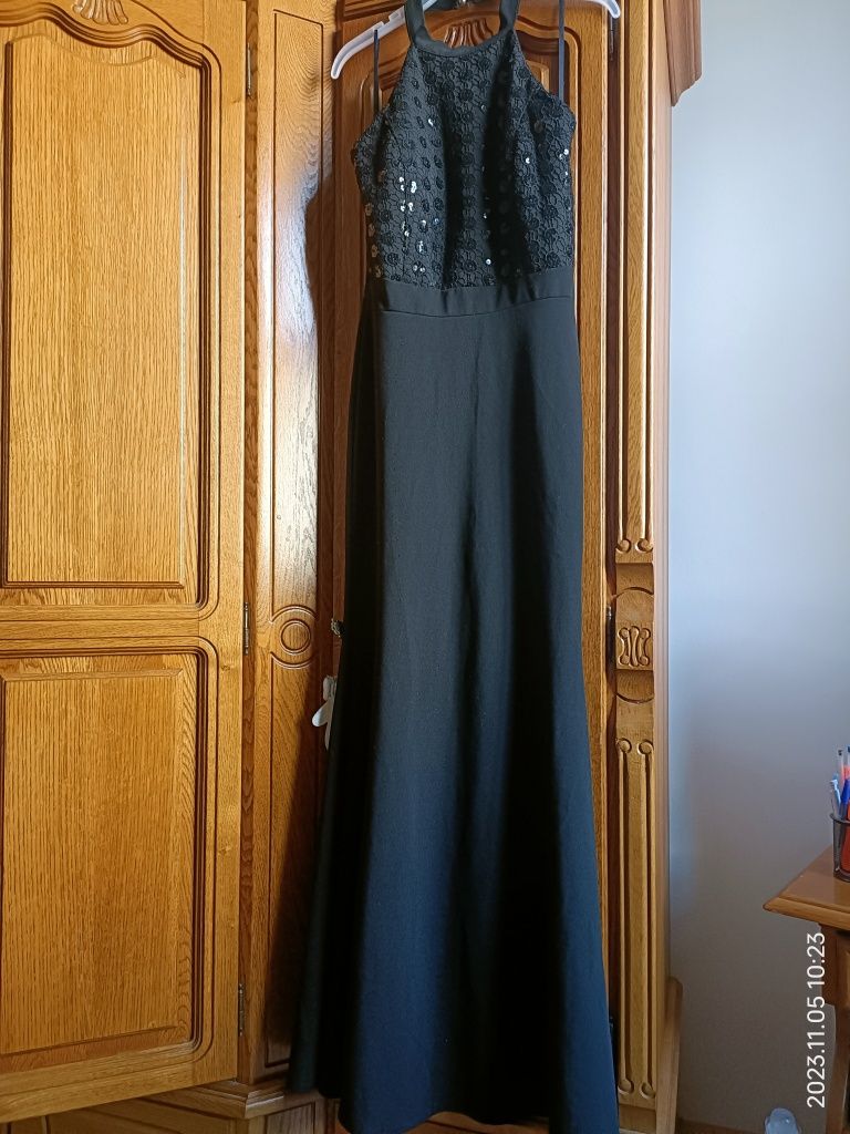 Rochie lungă, neagră, stil sirena