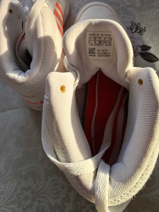 Бели маратонки Размер 38