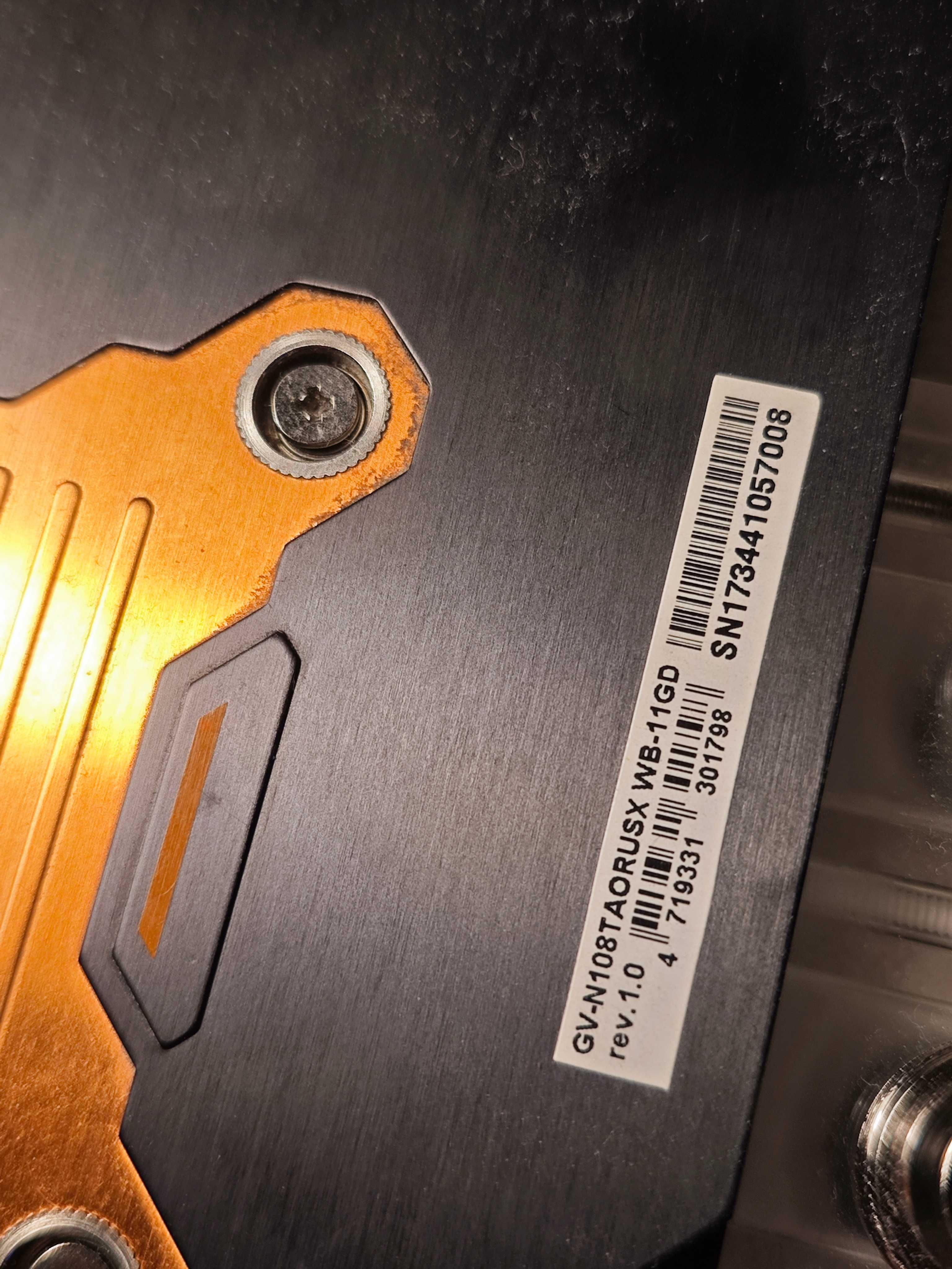 Продавам AORUS GeForce® GTX 1080 Ti Waterforce WB Xtreme Edition 11G