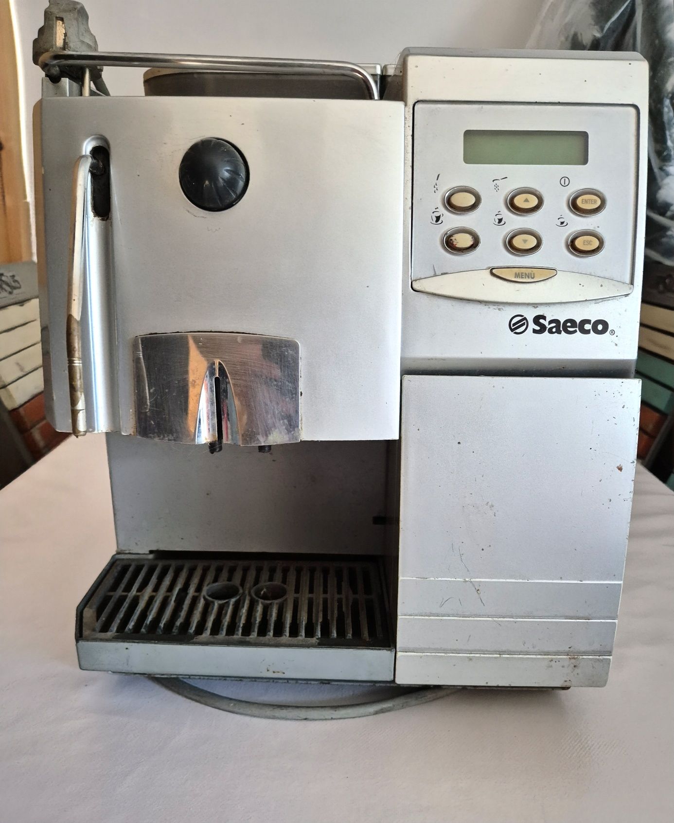 Vând expresor saeco
