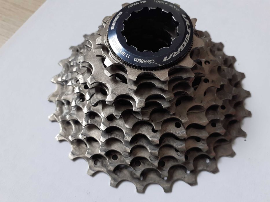 Caseta (grup pinioane) Ultegra CS-R8000