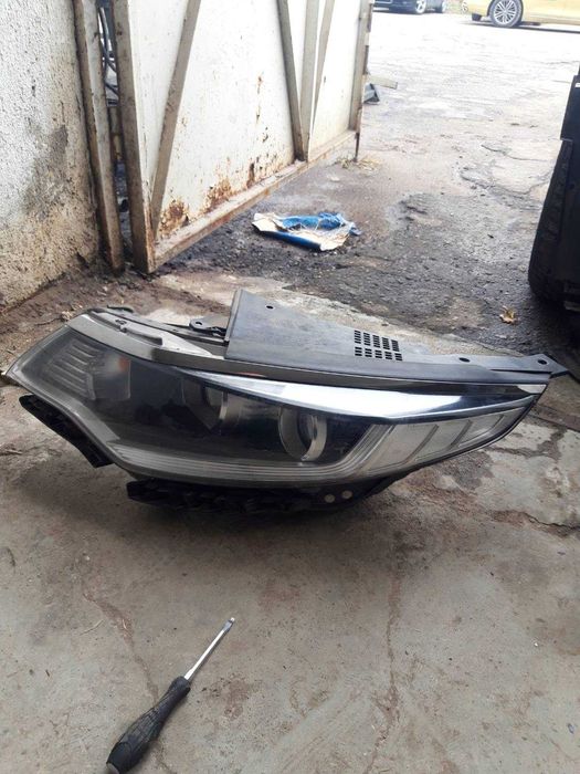 Оригинален фар Kia K5