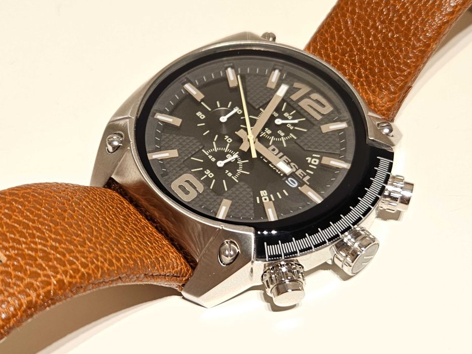 Продаван нов спортно елегантен мъжки кварц хронограф"DIESEL" DZ-4296