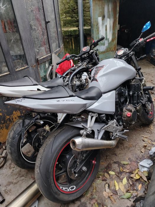 На части Kawasaki z 750, Кавазаки з 750