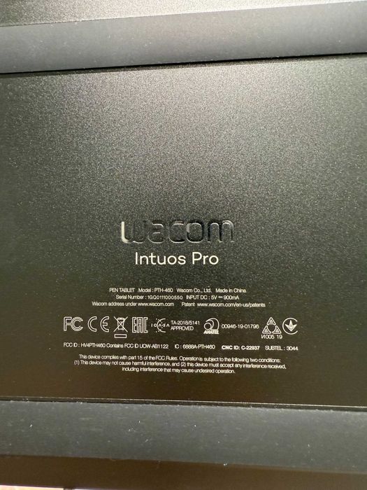 Графический планшет-Wacom Intuos Pro size S
