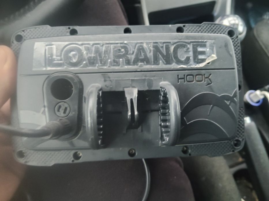 Vând sonar Sonar pescuit Lowrance HOOK2-5X SplitShot GPS