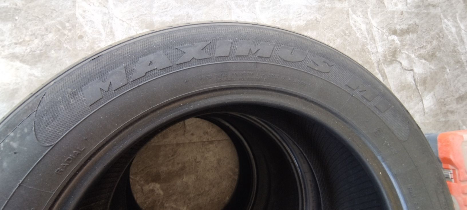 Продаеться шины 206/60R16