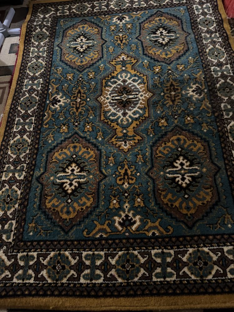 Шерстяной  красочный ковер