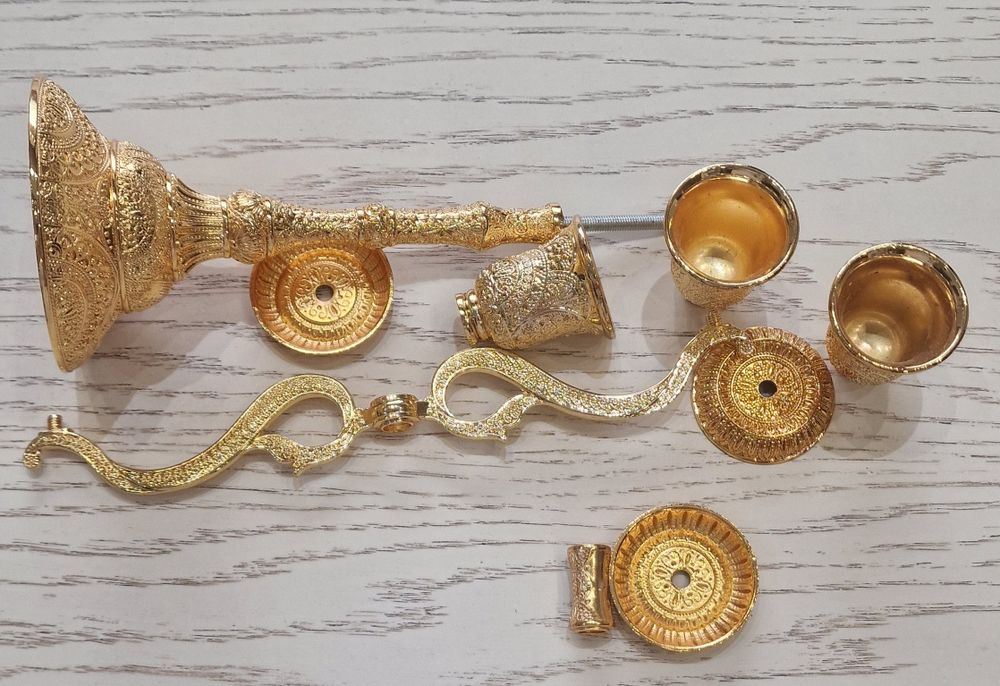 Свещник (метал) и 3 свещи