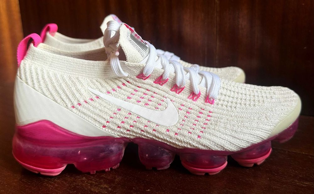 Дамски маратонки Nike VaporMax