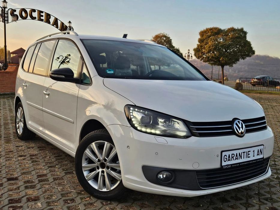 Volkswagen Touran Garantie 1An Rata 800Ron Xenon Led Carte service Parkassist Navi