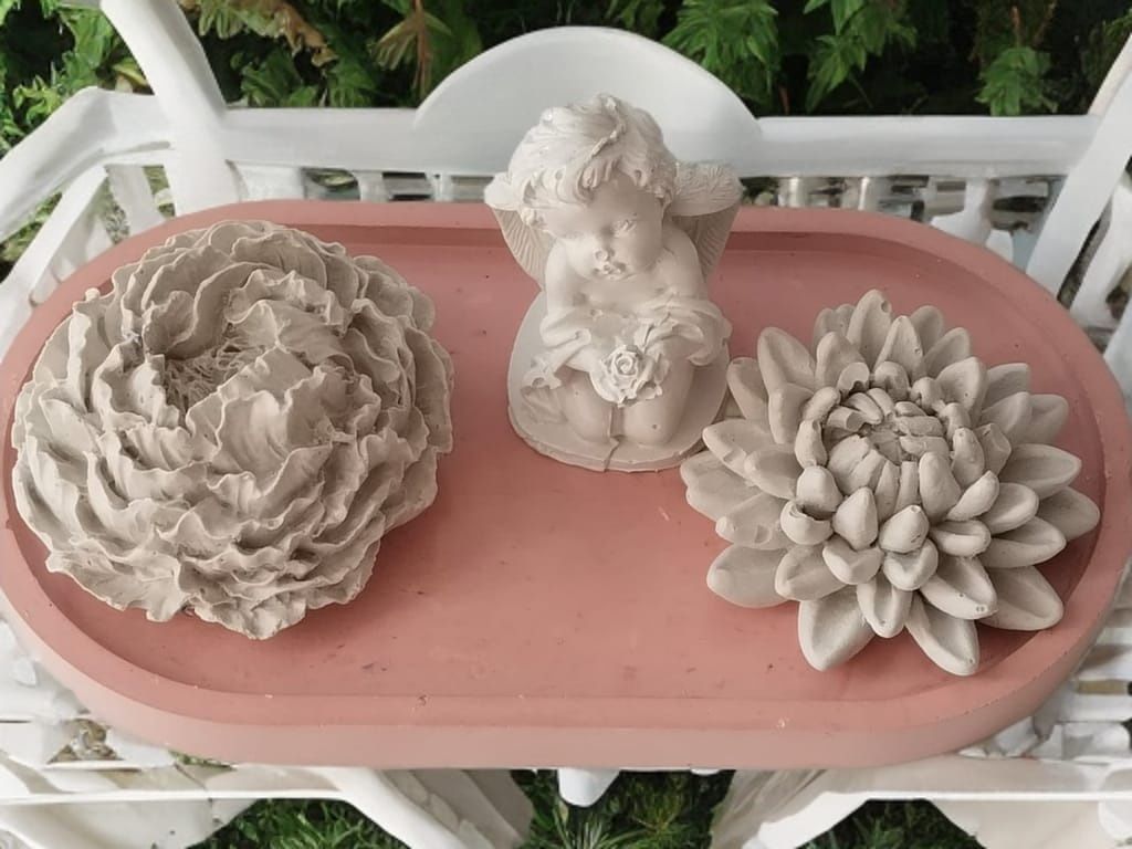 Продам изделия из гипса,декор, подсвечники.