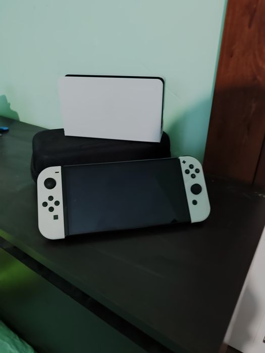 Nintendo Switch OLED и игри