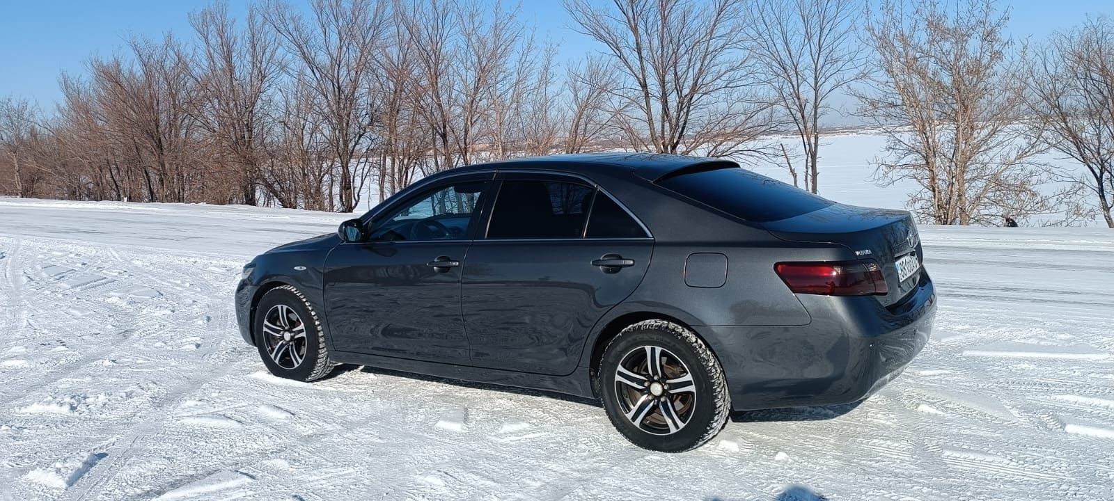 Автомобиль Toyota Camry