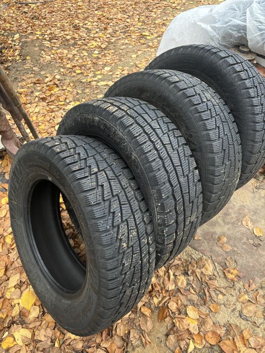 Зимние шины 215/65/16