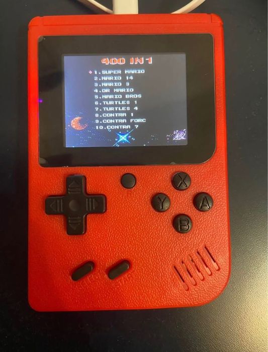 Consola portabila de jocuri