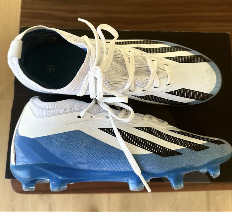 Adidasi pentru fotbal - marime 38