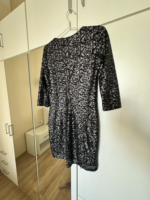 Mango черна рокля с пайети