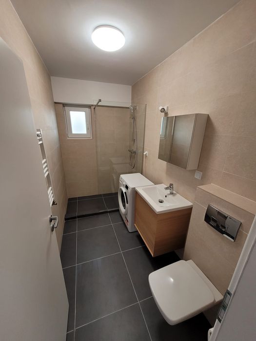 Apartament modern cu 2 camere, parcare subterană și priveliște superbă