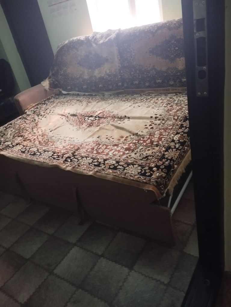 Продаётся диваны в колличестве 2 и кресла 2, так же есть кресло диваны