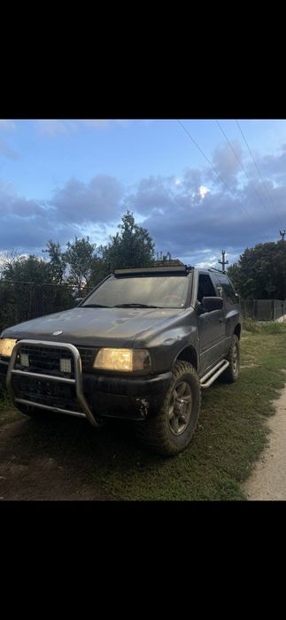 Vând Opel frontiera 2.0 benzina