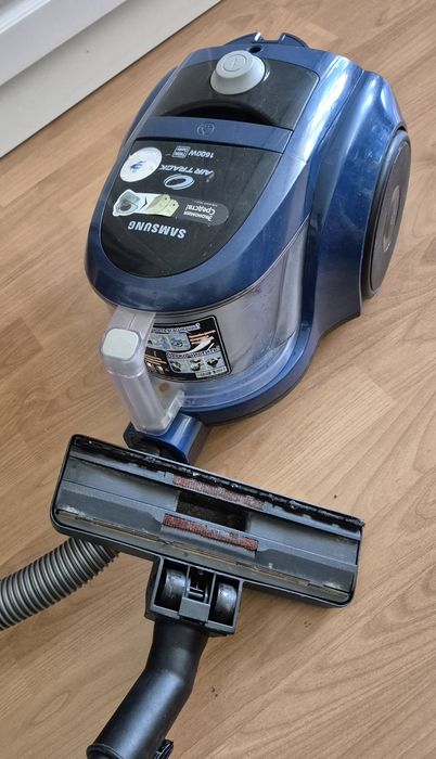 Пылесосы 2 шт ,DEXP ручной и SAMSUNG обычный