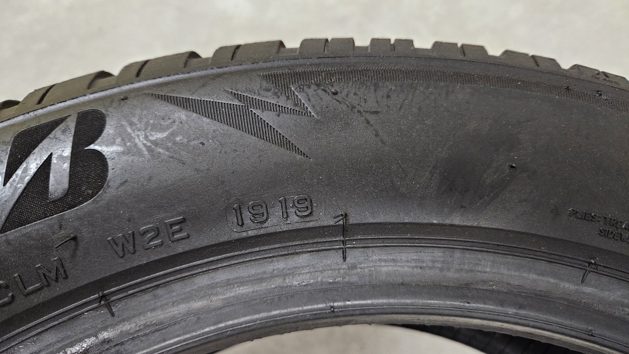 215/55/17 Bridgestone LM005 зимни