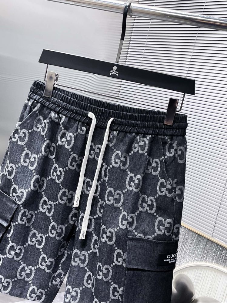 Pantaloni scurti Gucci colectie noua
