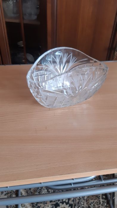 Продам хрустальный  салатник